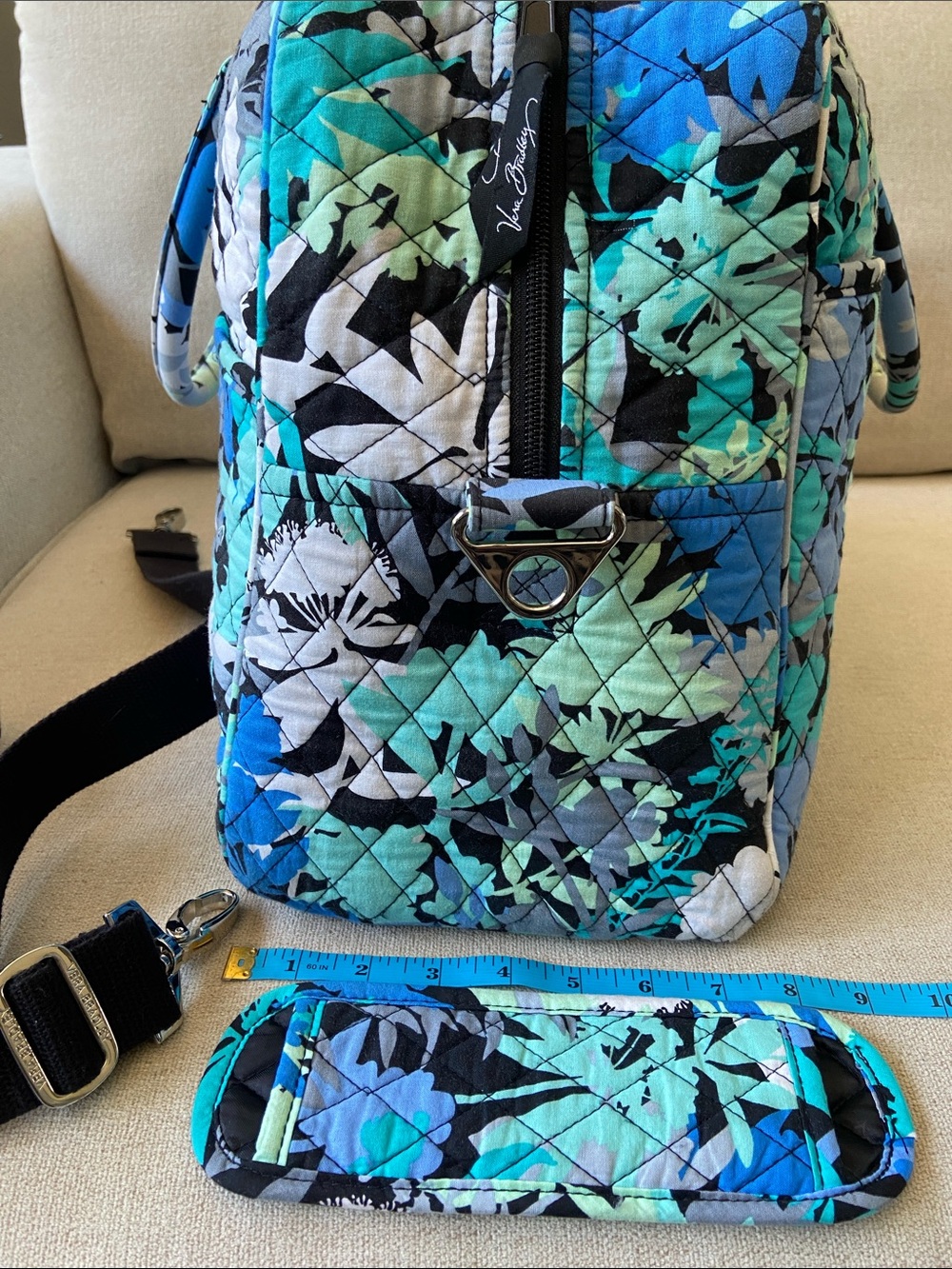 Sale! Vera Bradley Weekender Travel Bag in Camofloral (retired) w/Shoulder Strap - Picture 14 of 16